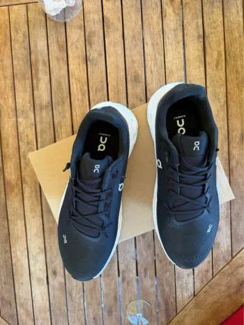 Tweedehands On Running Chaussures noires - Taille 44 bike — afbeelding 2 van 4