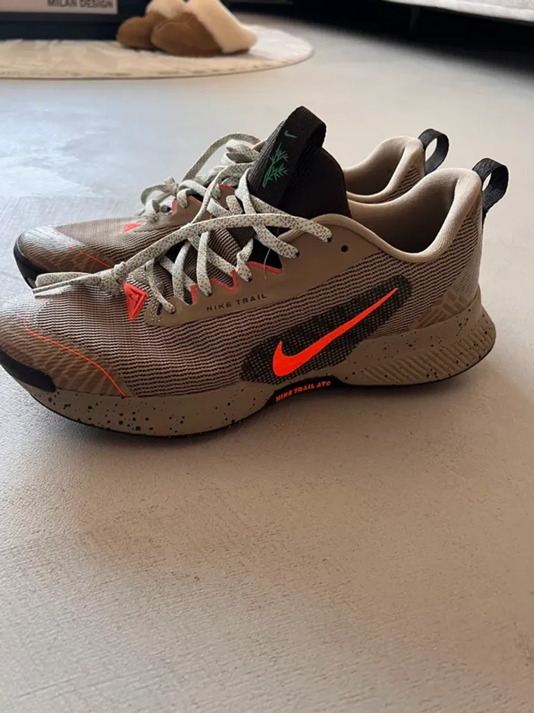 Tweedehands Nike comfiride mt44 bike — afbeelding 2 van 7