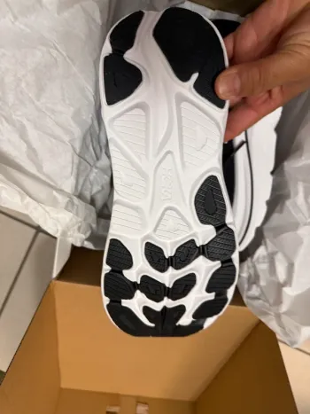Used Hoka Sport Shoes bike — image 5 of 7