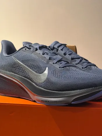 Tweedehands Nike Pegasus 42 bike — afbeelding 2 van 5