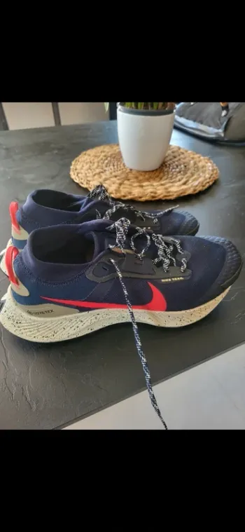 Used Nike Trail Gore-Tex bike — image 3 of 4