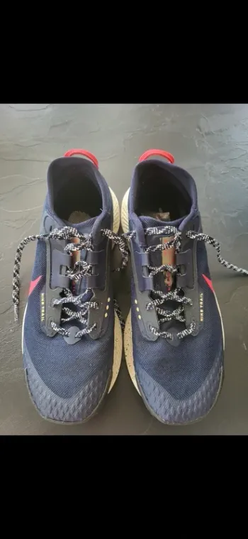 Used Nike Trail Gore-Tex bike — image 4 of 4