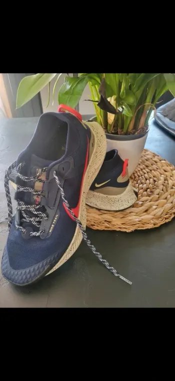 Used Nike Trail Gore-Tex bike — image 2 of 4