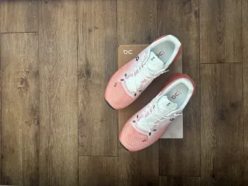 Used On Running ON-Running Chaussures Taille 43 bike — image 5 of 7