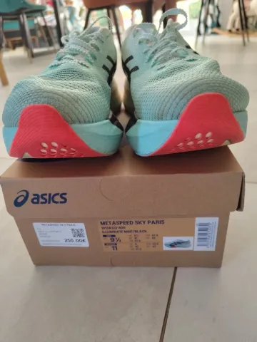 Used Asics Metaspeed Sky Paris bike — image 2 of 8