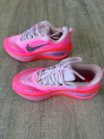 Nike Vomero 18 bike d'occasion — image 2 sur 5