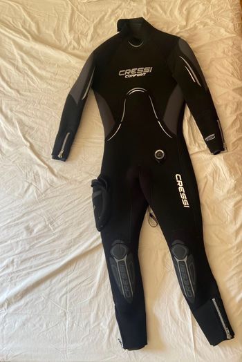 Used Cressi Comfort 7mm Wetsuit bike