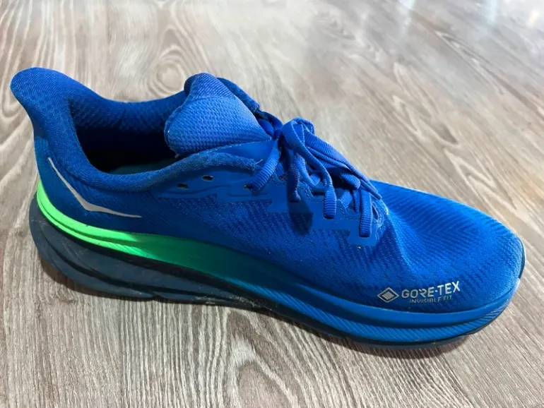 Used Hoka Clifton 9 GTX bike — image 3 of 5