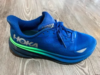 Used Hoka Clifton 9 GTX bike — image 2 of 5
