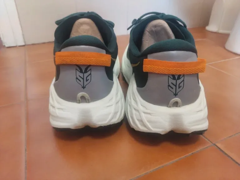Used Hoka Speedgoat 7 bike — image 7 of 14
