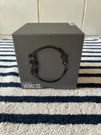 Used Garmin Venu 2S bike — image 2 of 4