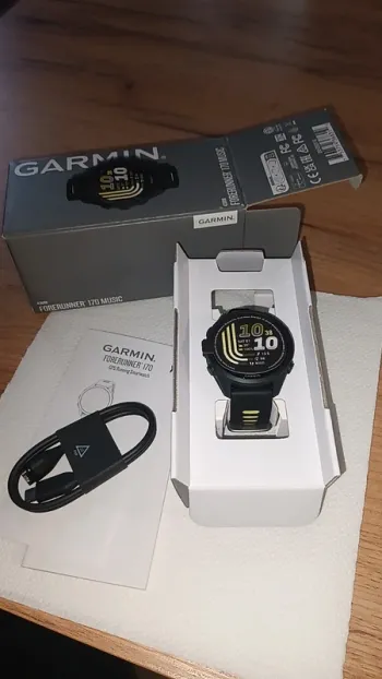 Käytetty Garmin Forerunner 170 Music bike