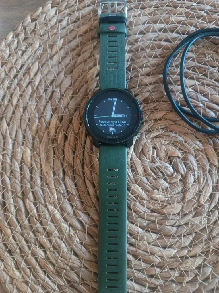 Polar Montre connectée Bracelet vert kaki bike usato — immagine 3 di 10