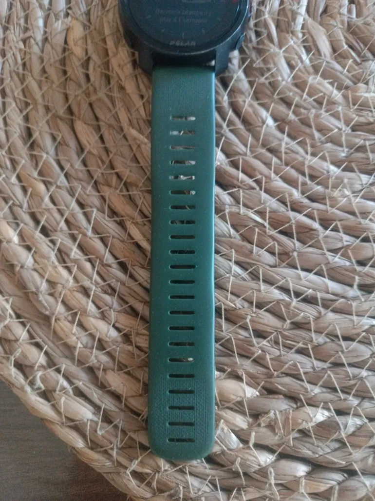 Polar Montre connectée Bracelet vert kaki bike usato — immagine 7 di 10