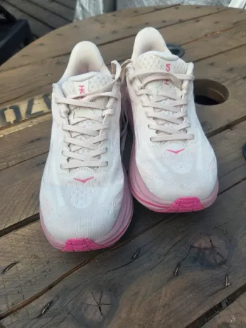 Used Hoka femme T39 1/3 bike — image 3 of 5