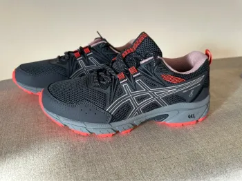 Used Asics gel venture 8 bike