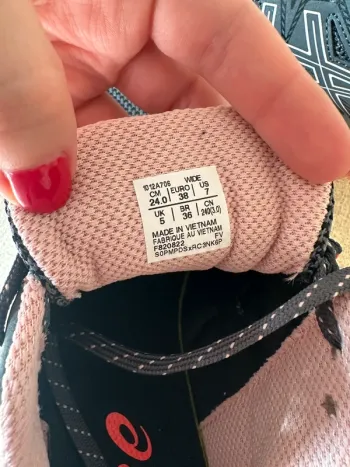 Used Asics gel venture 8 bike — image 3 of 4