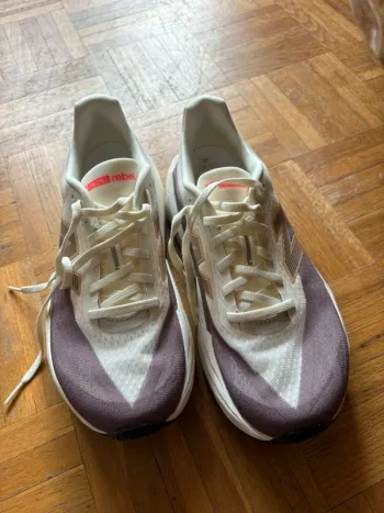 Used New Balance FuelCell Rebel V5 bike — image 3 of 7