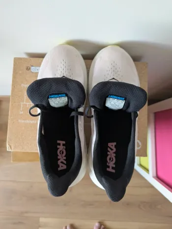 Hoka Clifton 10 bike d'occasion — image 12 sur 13