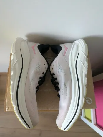 Hoka Clifton 10 bike d'occasion — image 5 sur 13