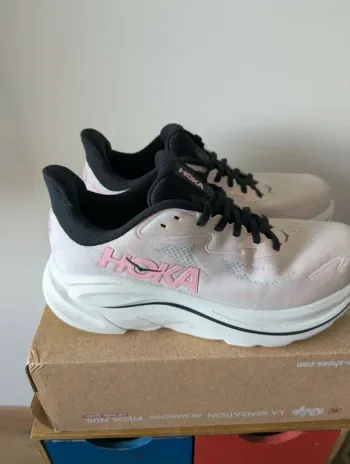 Hoka Clifton 10 bike d'occasion — image 10 sur 13