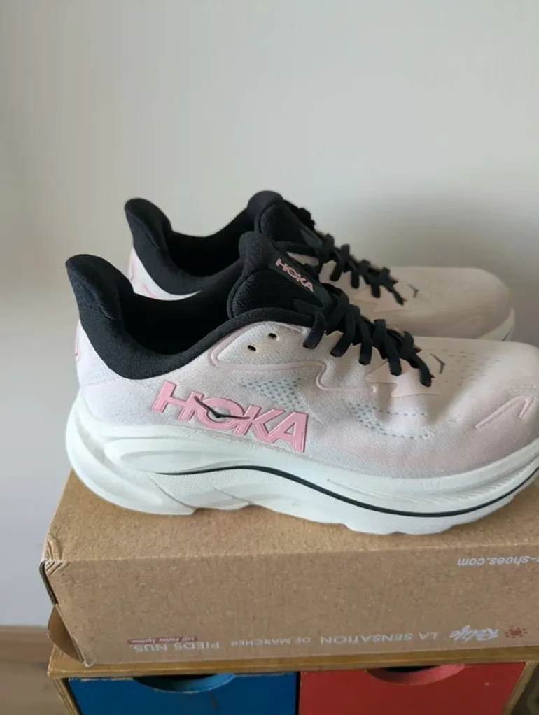 Hoka Clifton 10 bike d'occasion — image 10 sur 13