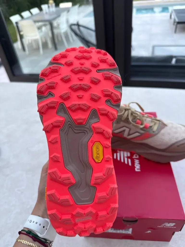 Used New Balance Fresh Foam X Hierro v9 bike — image 4 of 9