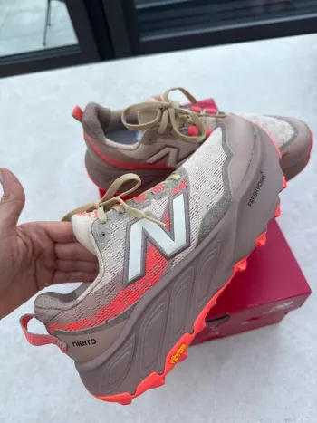 Used New Balance Fresh Foam X Hierro v9 bike — image 3 of 9