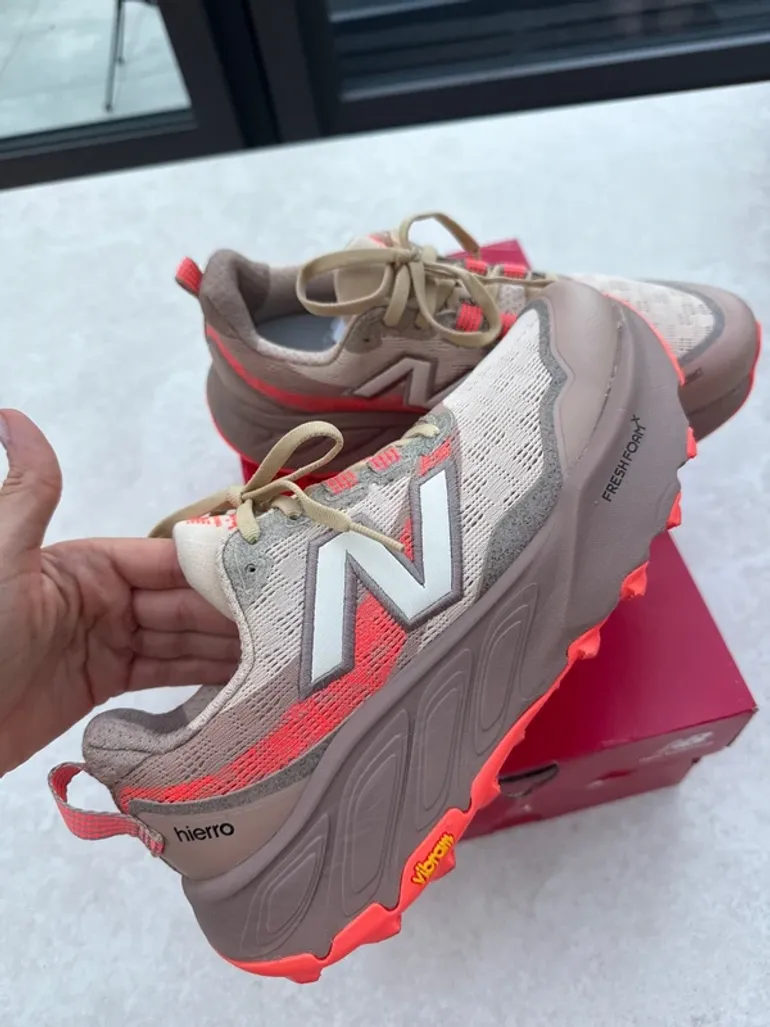 Used New Balance Fresh Foam X Hierro v9 bike — image 3 of 9
