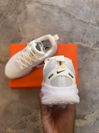 Tweedehands Nike Vomero 18 bike — afbeelding 5 van 5