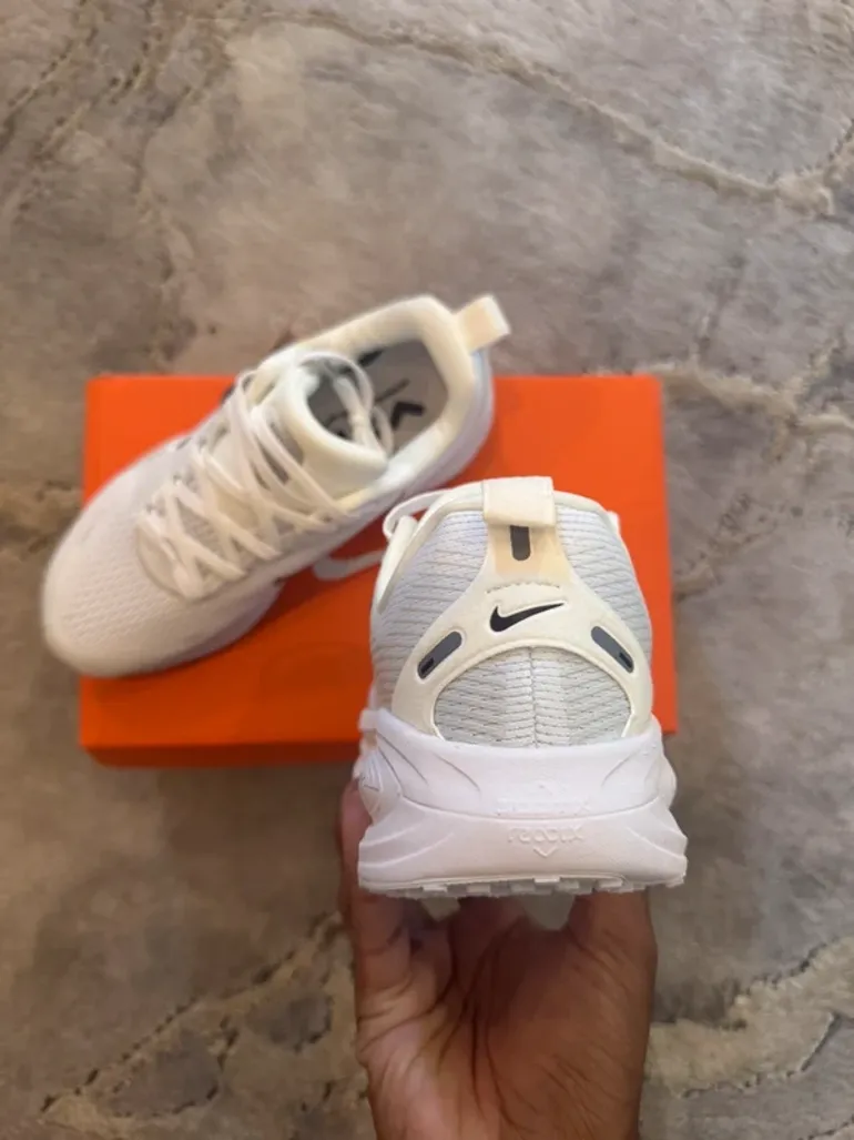 Tweedehands Nike Vomero 18 bike — afbeelding 5 van 5