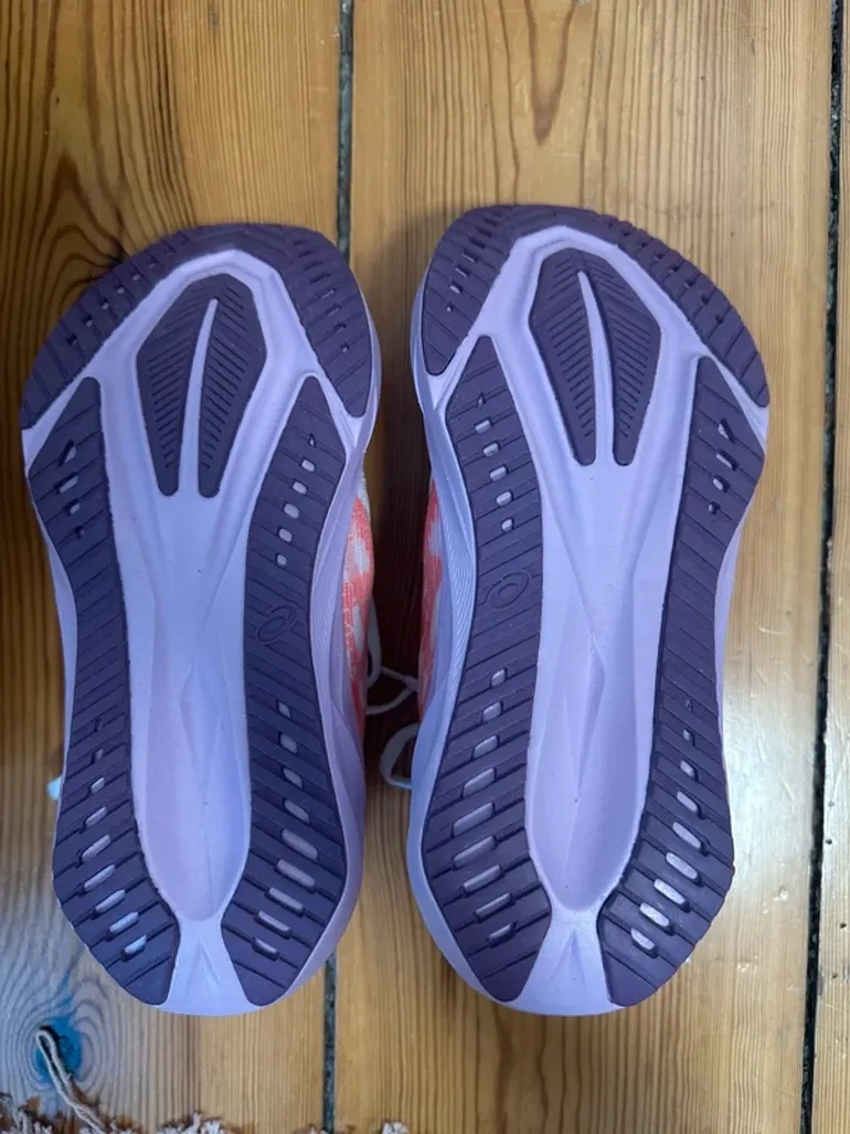 Used Asics Novablast 5 bike — image 4 of 7