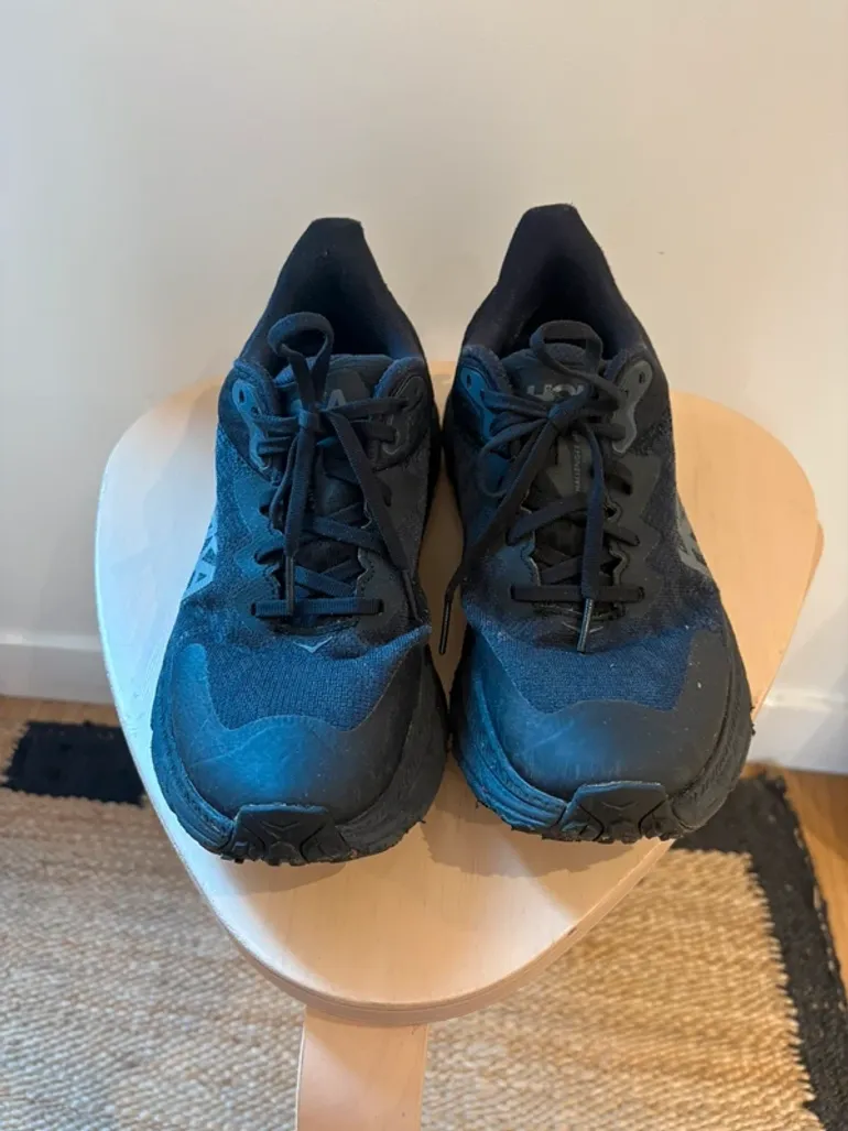 Used Hoka Challenger 7 GTX bike — image 3 of 5