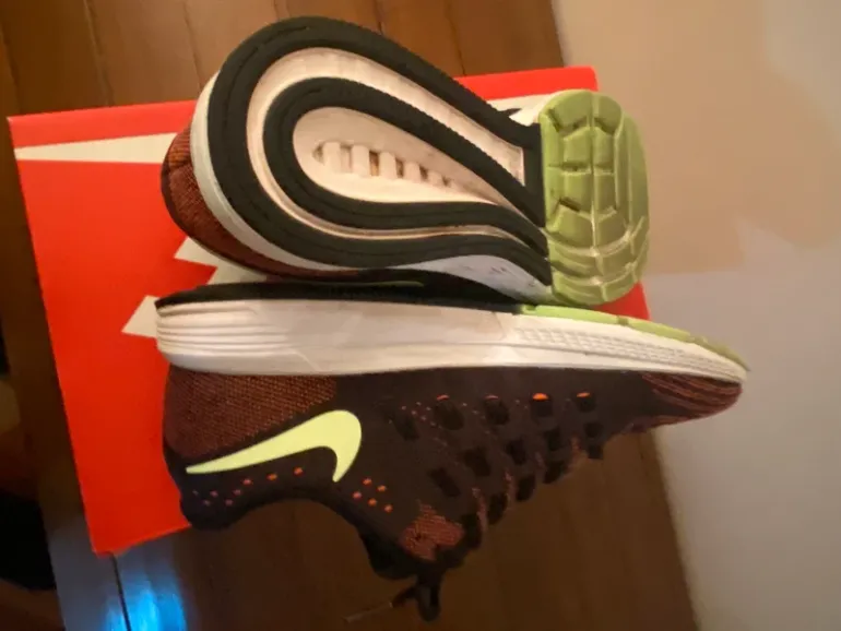 Tweedehands Nike Sneakers bike — afbeelding 4 van 5