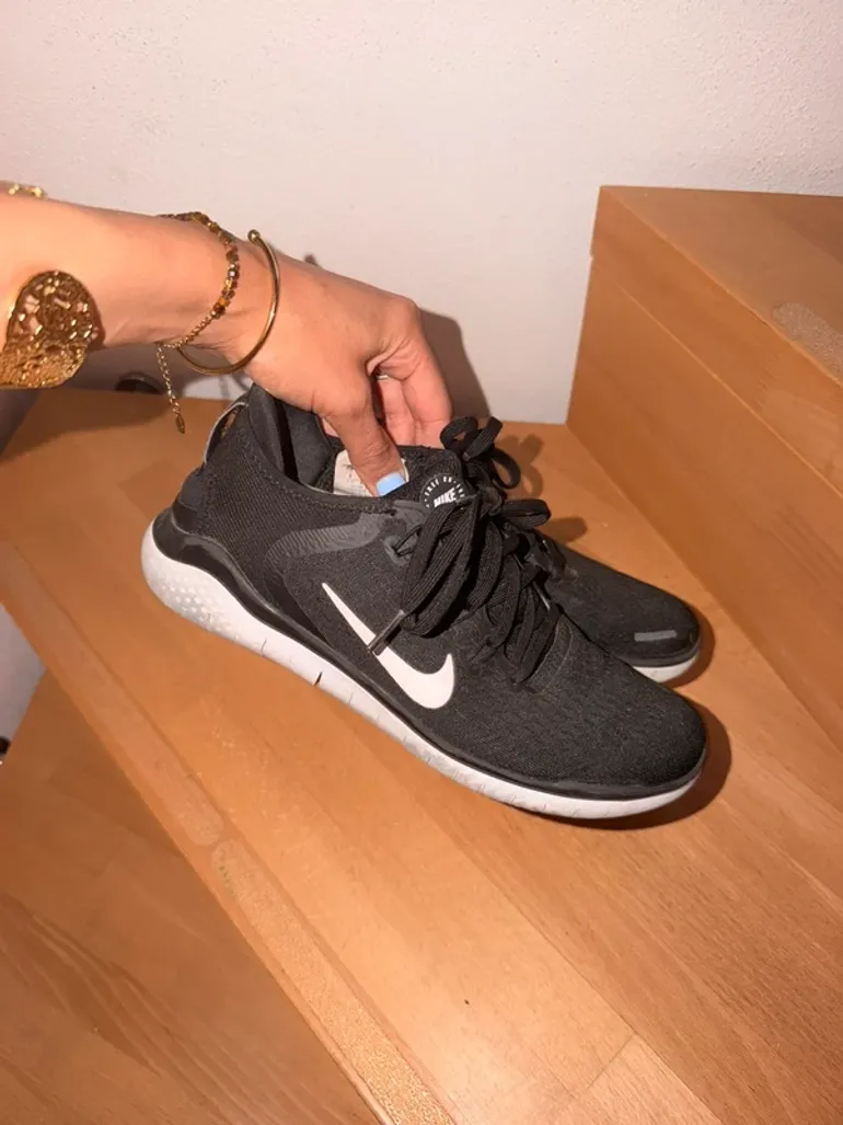 Used Nike Run Shoes bike — image 7 of 7