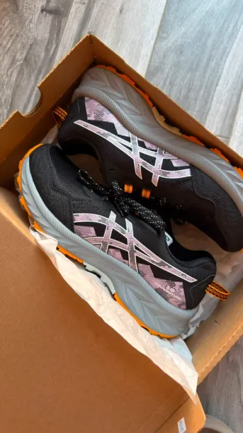 Used Asics Gel Ventus 10 bike