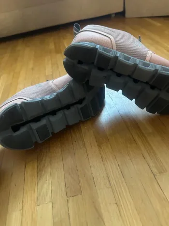 Used On Running Cloud bike — image 3 of 5