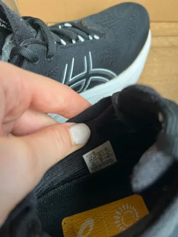 Used Asics Gel-Nimbus 25 bike — image 9 of 9
