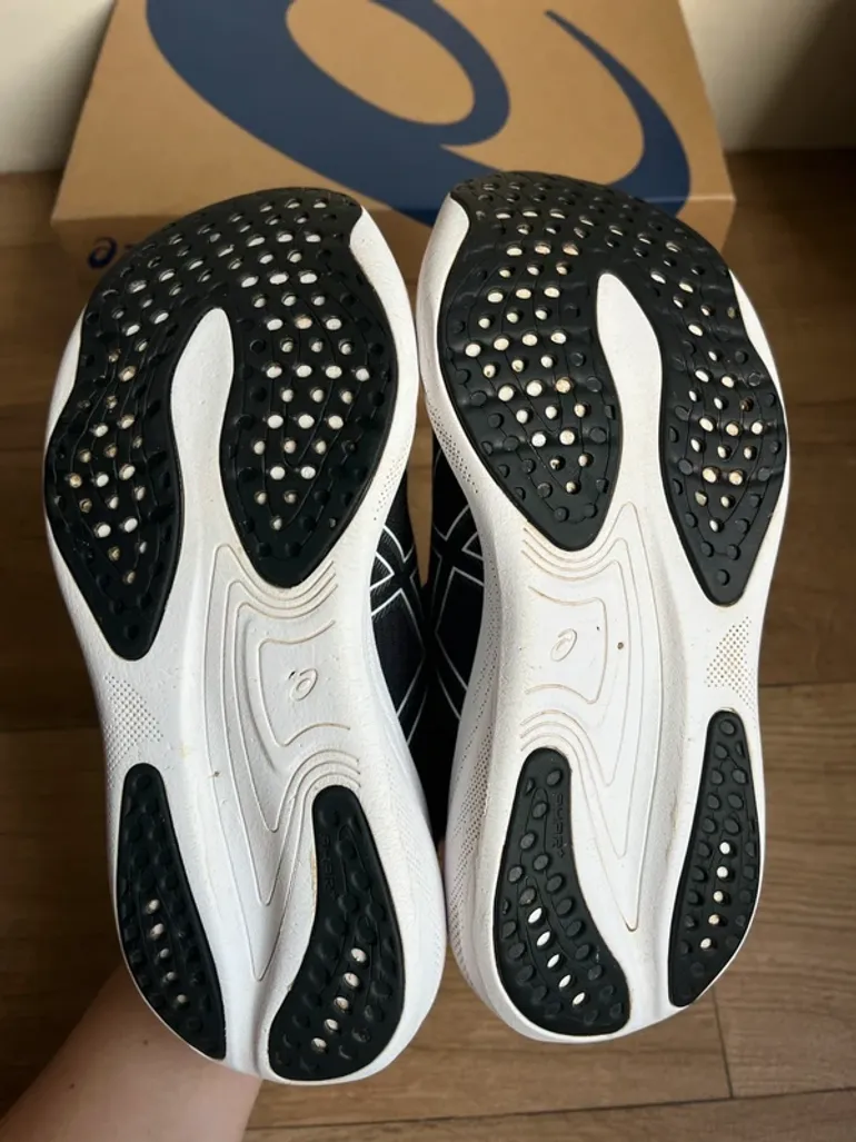 Used Asics Gel-Nimbus 25 bike — image 8 of 9