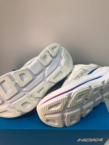 Used Hoka Bondi 9 bike — image 4 of 10