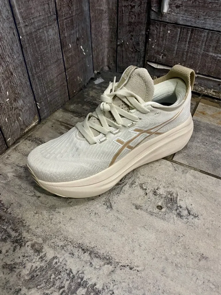 Used Asics Gel-Nimbus 27 bike — image 2 of 4