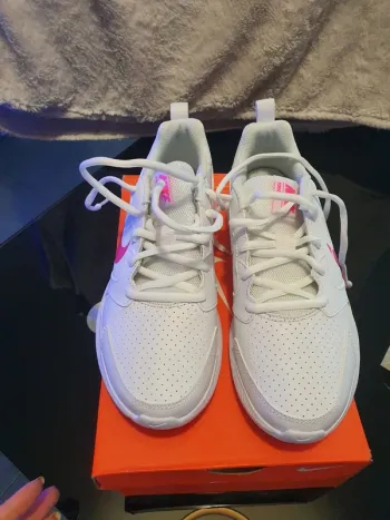 Used Nike Running Shoes bike — image 3 of 7