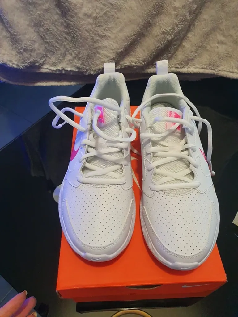 Used Nike Running Shoes bike — image 3 of 7