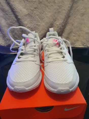 Used Nike Running Shoes bike — image 4 of 7