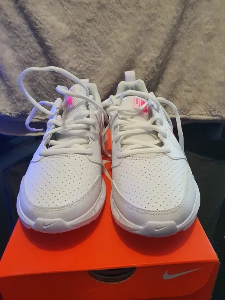 Used Nike Running Shoes bike — image 4 of 7