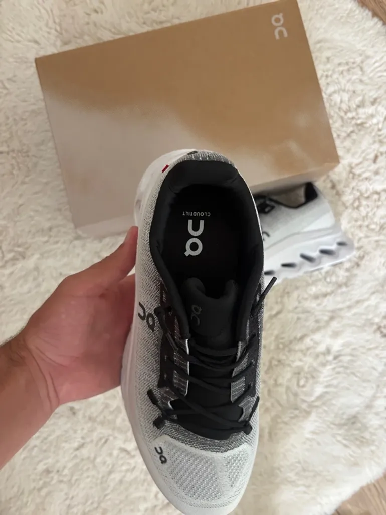 Used On Running Shoes bike — image 5 of 6