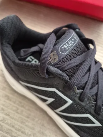 Used New Balance Fresh Foam Vongo v6 bike — image 10 of 11