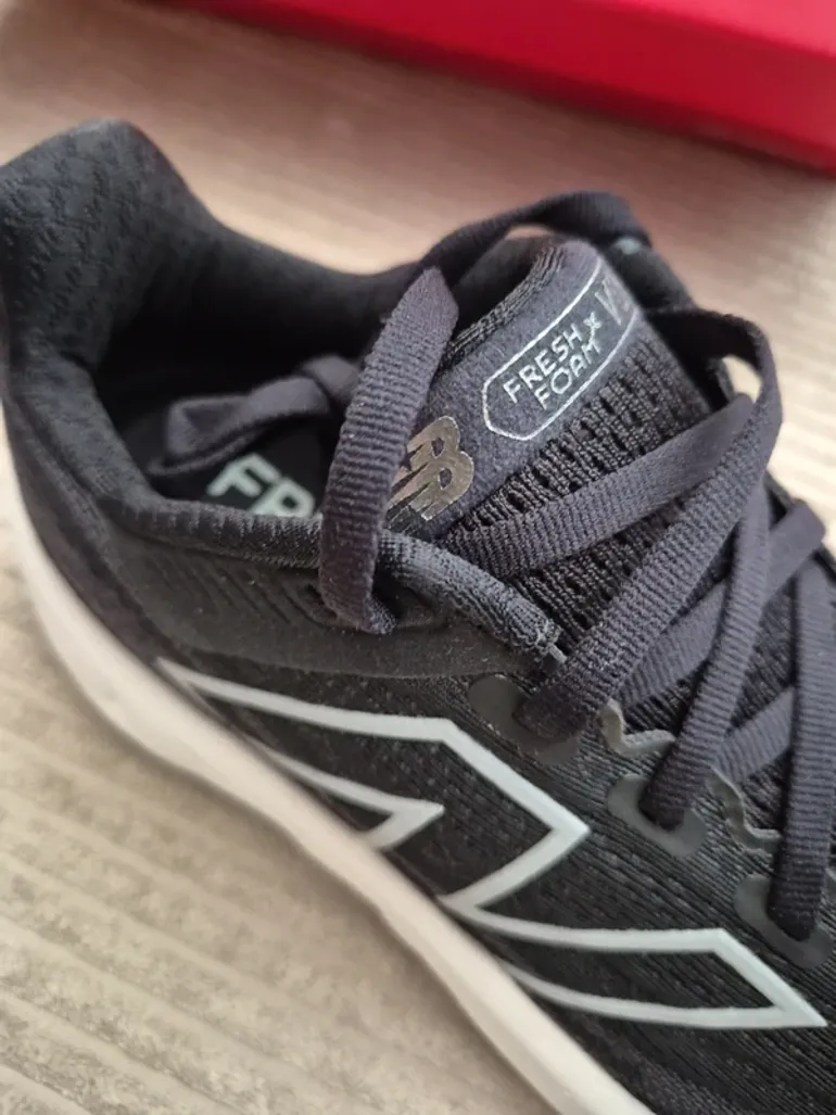 Used New Balance Fresh Foam Vongo v6 bike — image 10 of 11