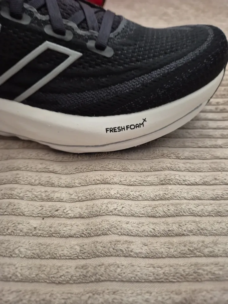 Used New Balance Fresh Foam Vongo v6 bike — image 8 of 11