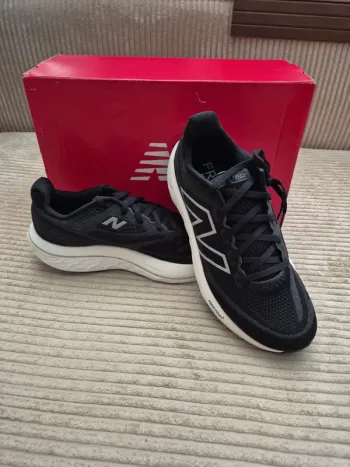 Used New Balance Fresh Foam Vongo v6 bike